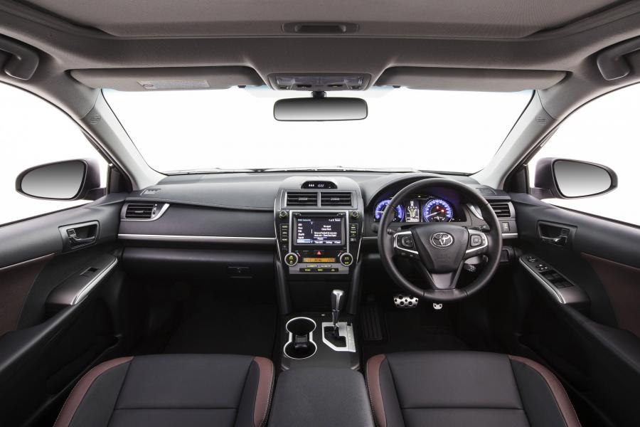  Toyota Camry Atara SX 2016 года  (фото 3 из 6)
